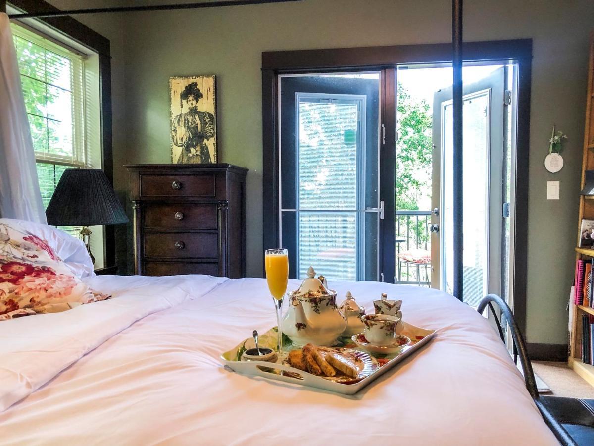 Wolf Creek Bed And Breakfast Ponoka Buitenkant foto