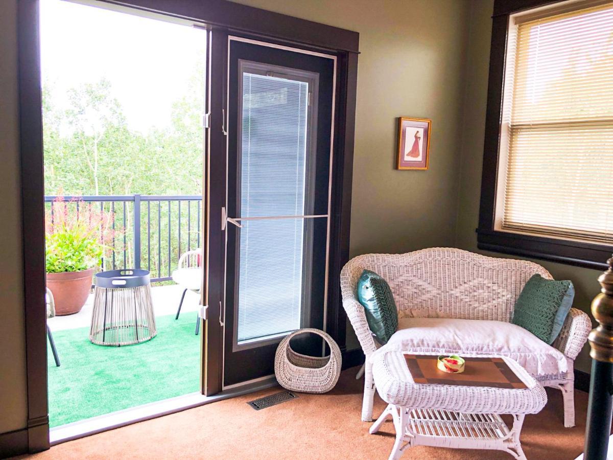 Wolf Creek Bed And Breakfast Ponoka Buitenkant foto